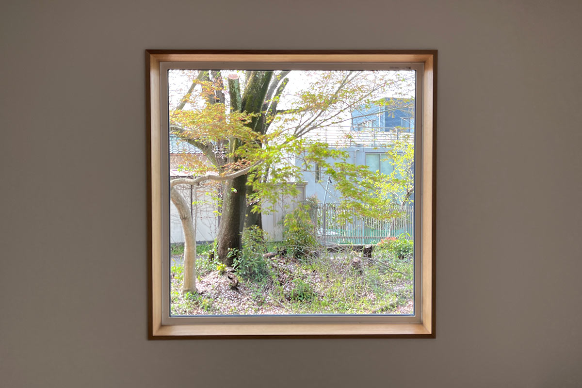 光と景色を切り取る窓