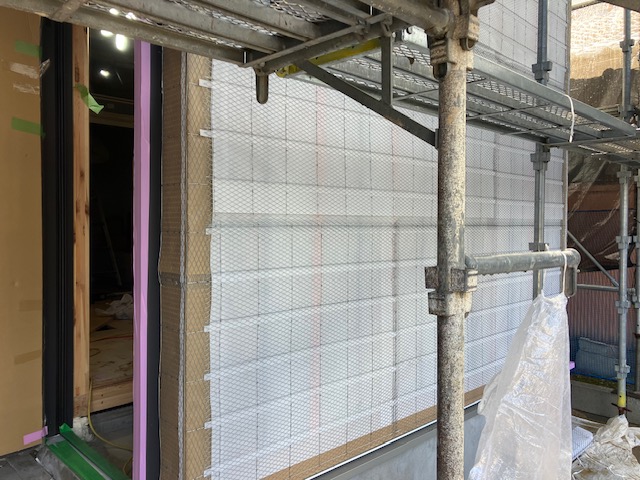 軽量モルタル下地　メタルラス張り終わりました。