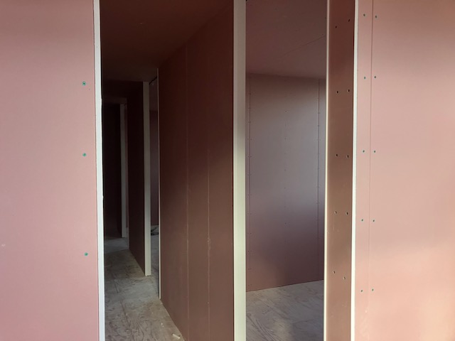 ボード張り工事を行っています。