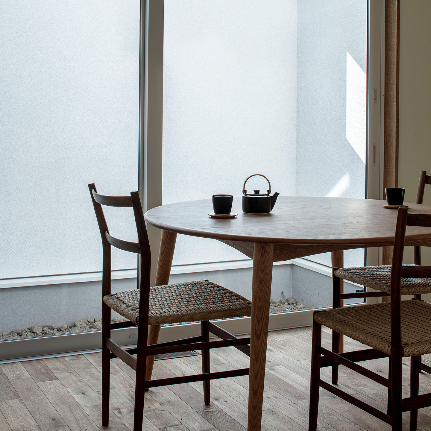 内側に開く、中庭のある構成